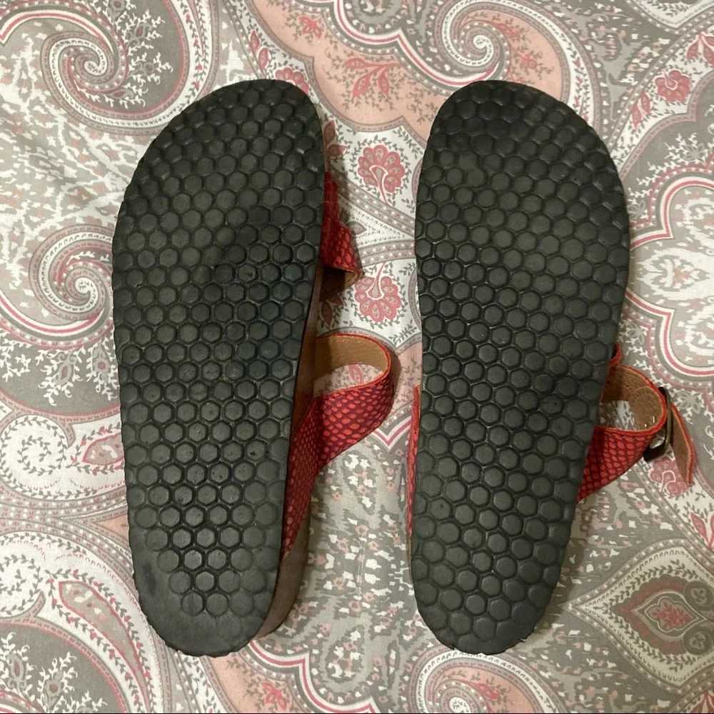 Spring Step Sandals - Picture 4 of 4